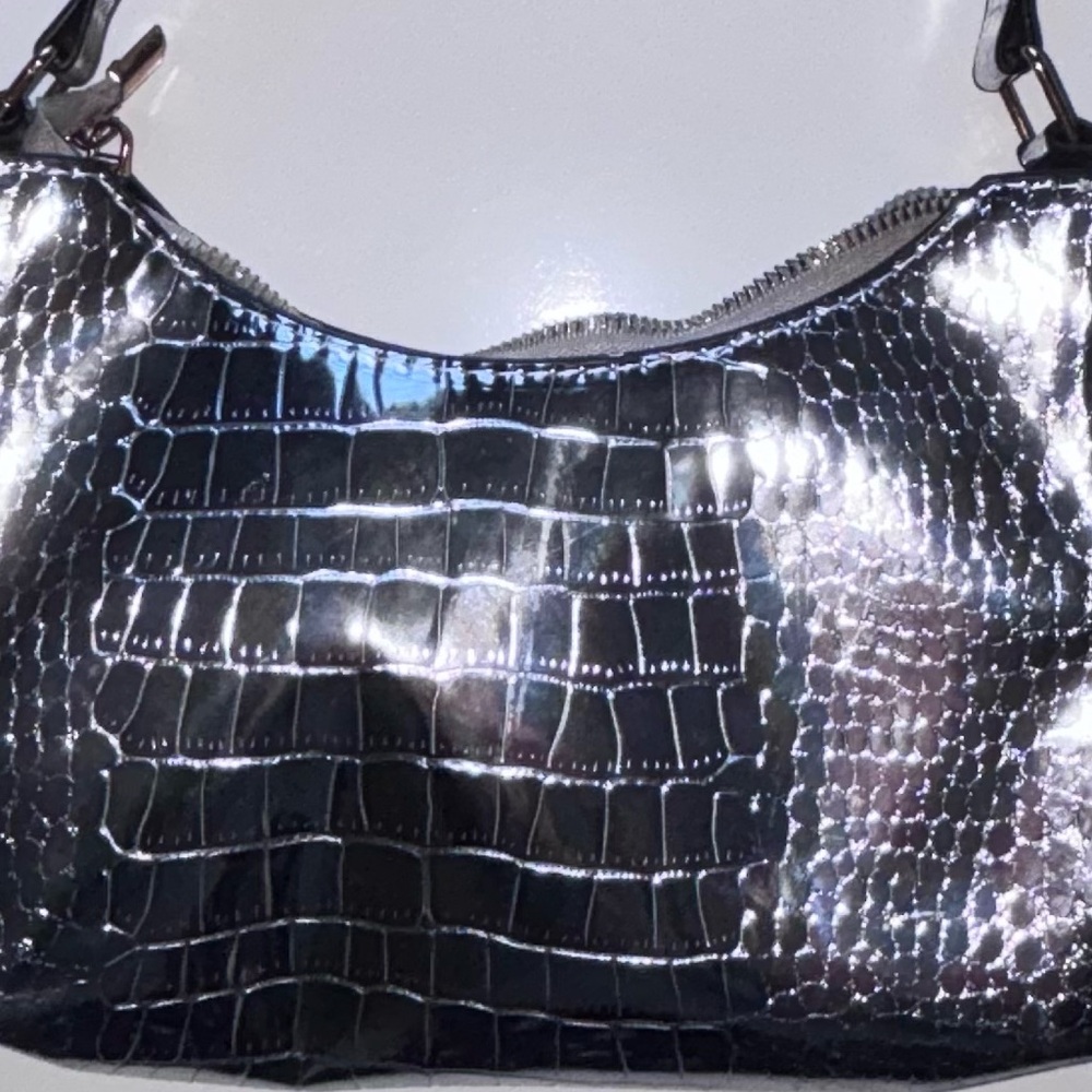 BAGS - Picture 6 of 10